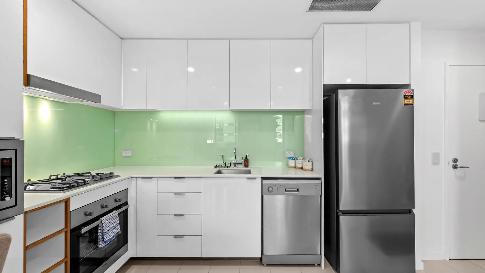 Apartmán Bright & Spacious Apt With Pool, Parking & Wi-Fi Brisbane