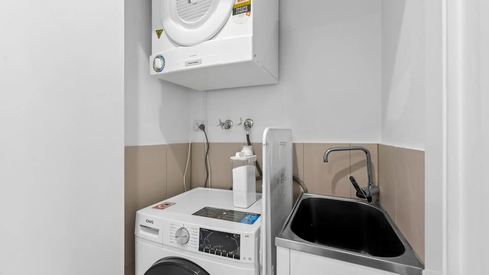 Bright & Spacious Apt With Pool, Parking & Wi-Fi Brisbane Apartmán