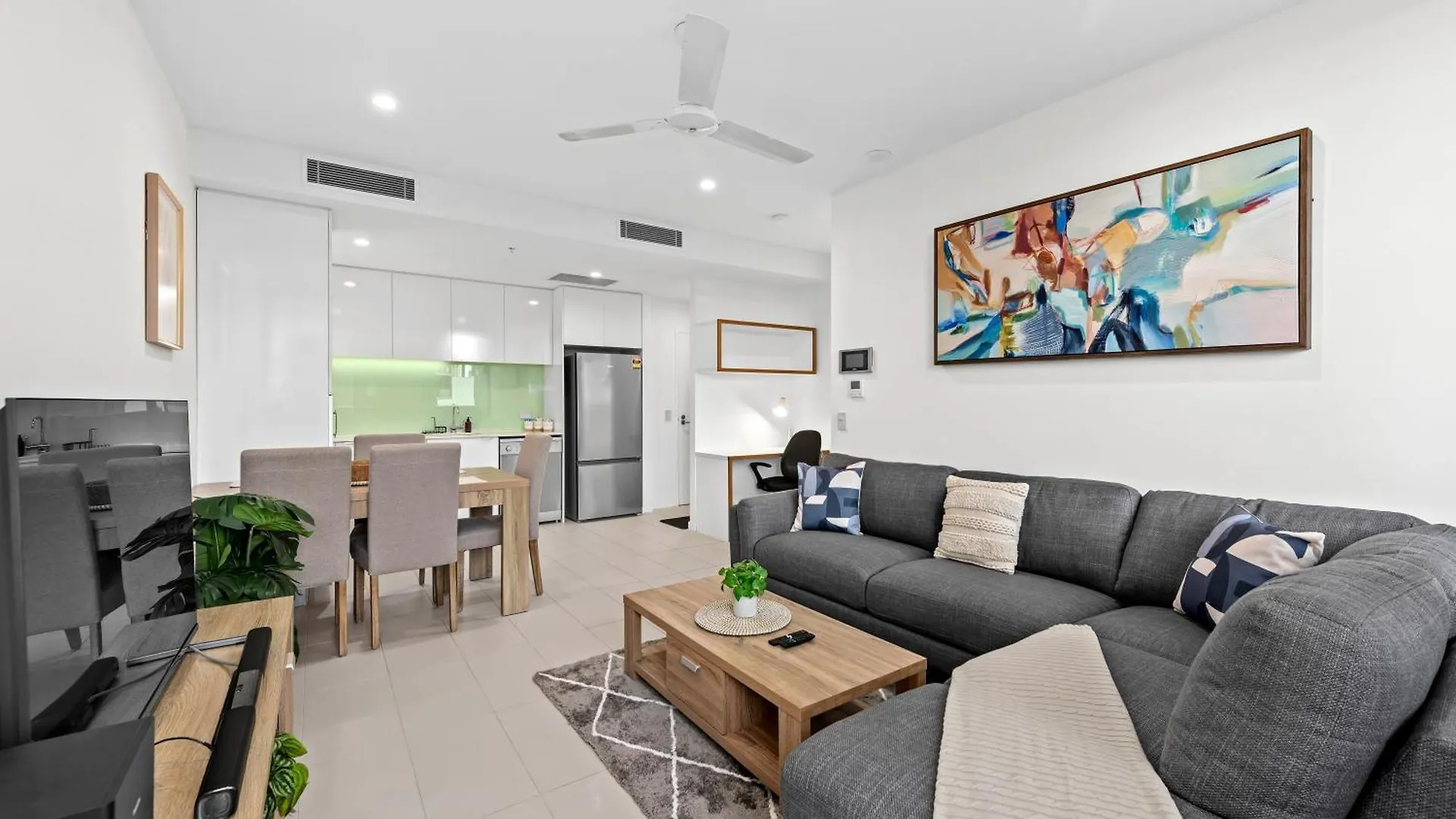 Bright & Spacious Apt With Pool, Parking & Wi-Fi Брисбен Австралия